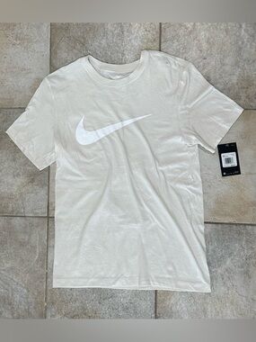 Nike Men's White Swoosh Short Sleeve Tee